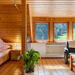 Hugenhof * كيشتزارتن
